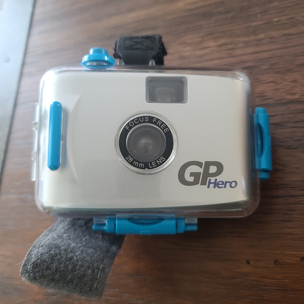 Go pro Hero Film Camera 28mm Auto Focus Lens Waterproof Case Wrist